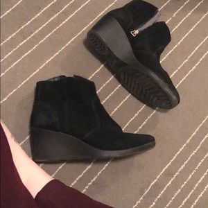 Waterproof croc ankle boots
